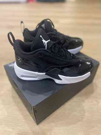 Sisäpelikengät- Jordan Turku