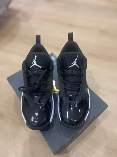 Sisäpelikengät- Jordan Turku – foto 3