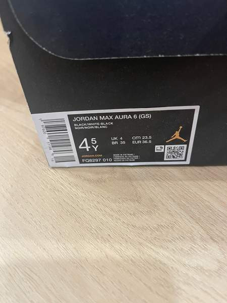 Sisäpelikengät- Jordan Turku – foto 1