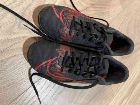 Nike nappikset 33,5 Lahti