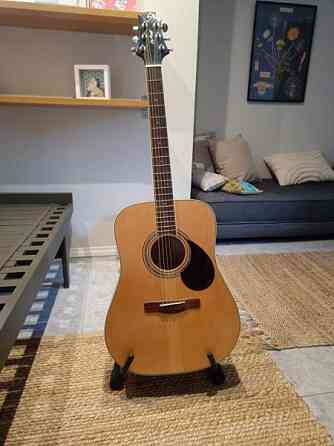 Akustinen kitara Salo