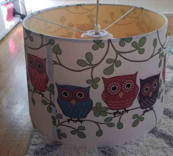 Pöllövarjostin, lastenhuoneen valaisin Haemeenlinna