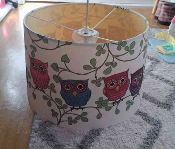 Pöllövarjostin, lastenhuoneen valaisin Haemeenlinna