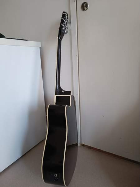 Electro-acoustic kitara Helsinki – foto 4