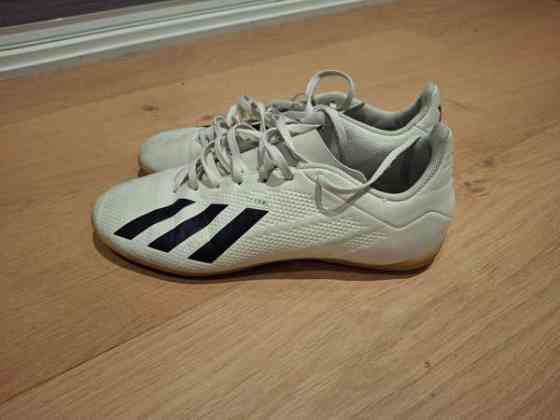 Adidas sisäpelikengät 42 Kempele