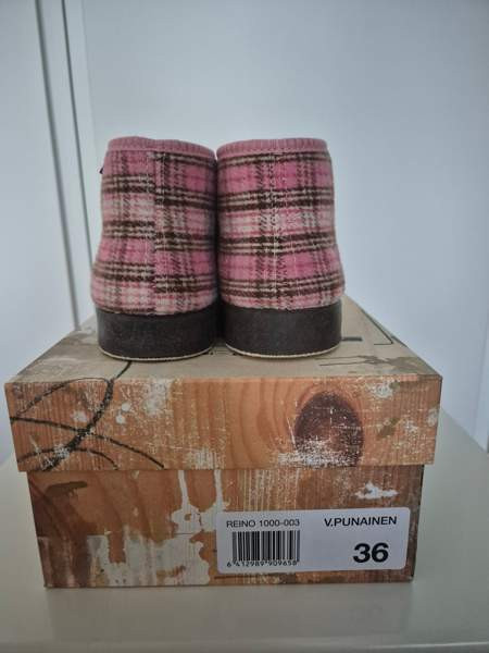 Vaaleanpunaiset Reinot Helsinki - photo 3