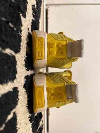 Adidas Lego lenkkarit (26,5) Helsinki