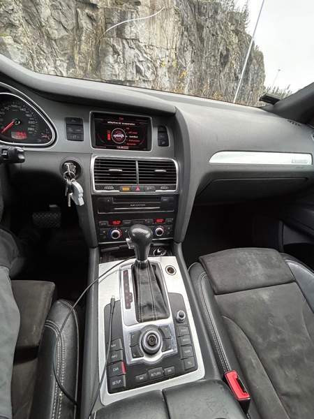 Audi Q7 Холлола - изображение 8