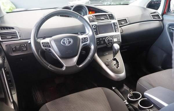 Toyota Verso Oulu - valokuva 8