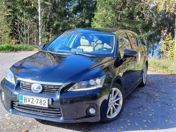 Lexus CT Ruovesi - valokuva 1