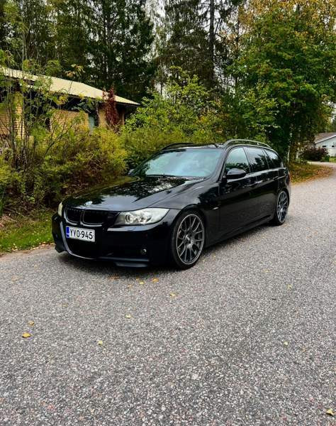BMW 330 Loppi - valokuva 1