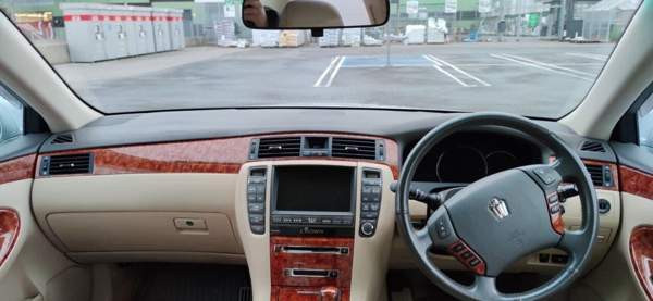 Toyota Crown Jyväskylä - valokuva 8