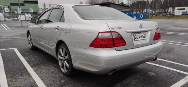 Toyota Crown Jyväskylä - valokuva 4