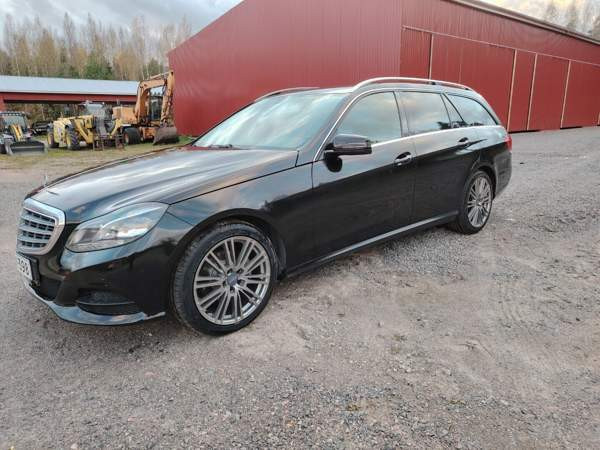 Mercedes-Benz E Vantaa - valokuva 1