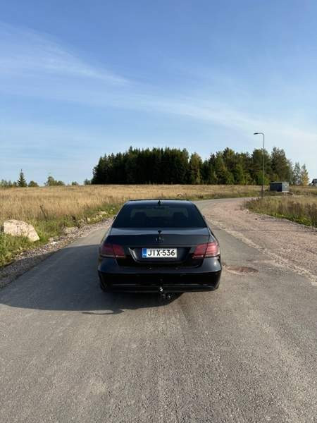 Mercedes-Benz E Вантаа - изображение 6