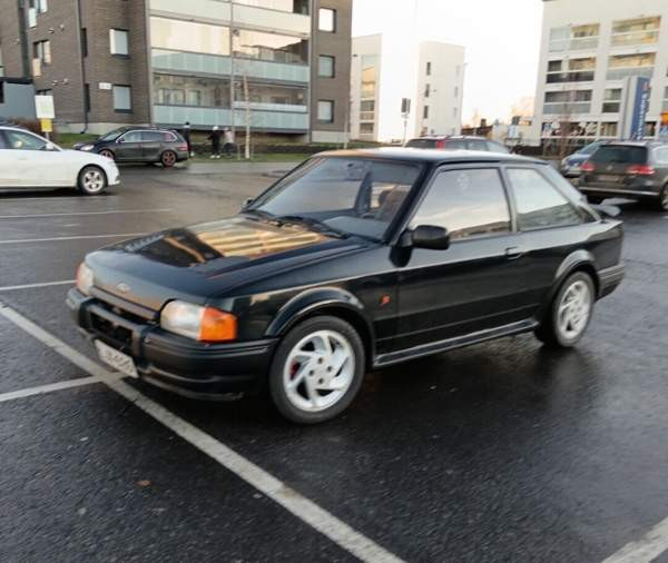 Ford Escort Oulu - valokuva 1