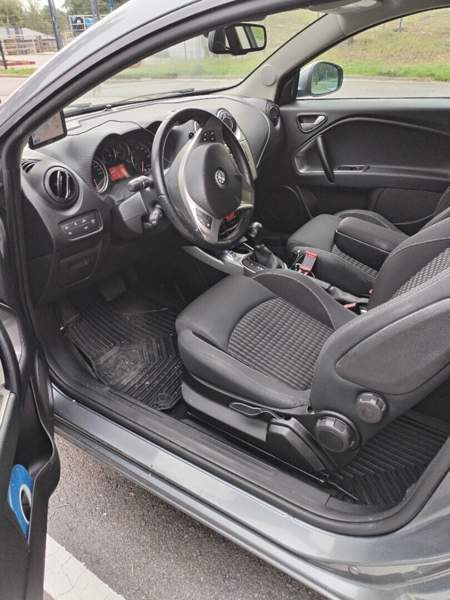 Alfa Romeo Mito Раума - изображение 8