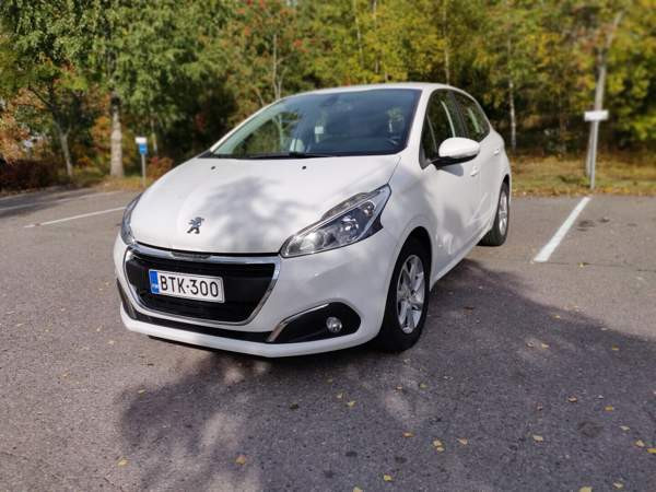 Peugeot 208 Helsinki - valokuva 1