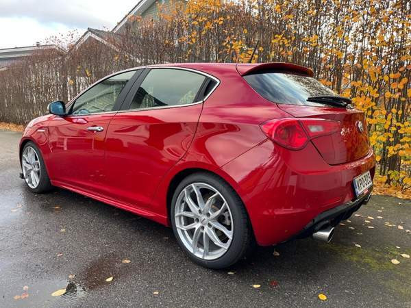 Alfa Romeo Giulietta Glebychevo - valokuva 5