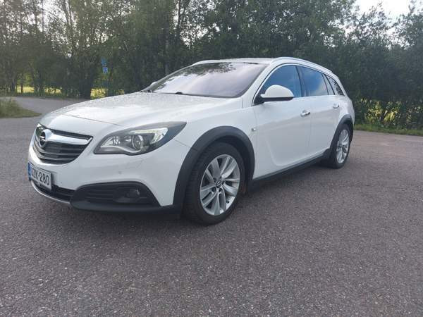 Opel Insignia Glebychevo - valokuva 1