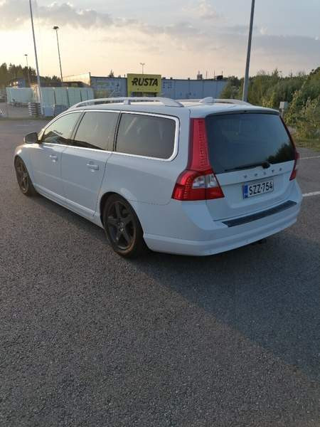 Volvo V70 Савонлинна - изображение 6