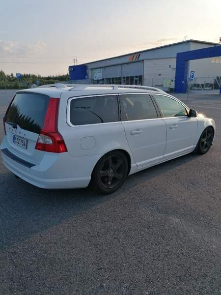 Volvo V70 Савонлинна - изображение 8