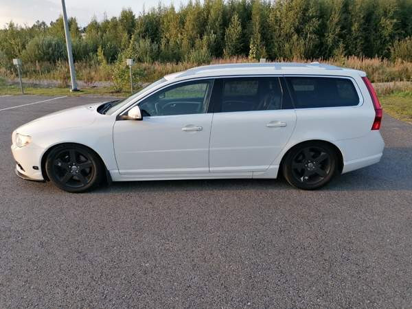 Volvo V70 Савонлинна - изображение 5