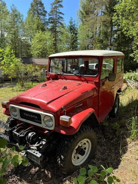 Toyota Land Cruiser Vihti - valokuva 1
