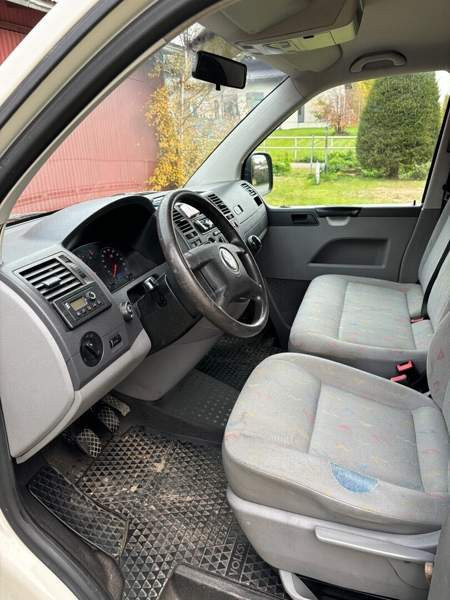 Volkswagen Transporter Pöytyä - valokuva 4