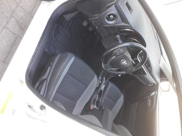 Toyota Auris Pirkkala - valokuva 5