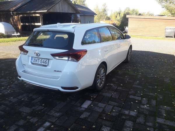 Toyota Auris Pirkkala - valokuva 4