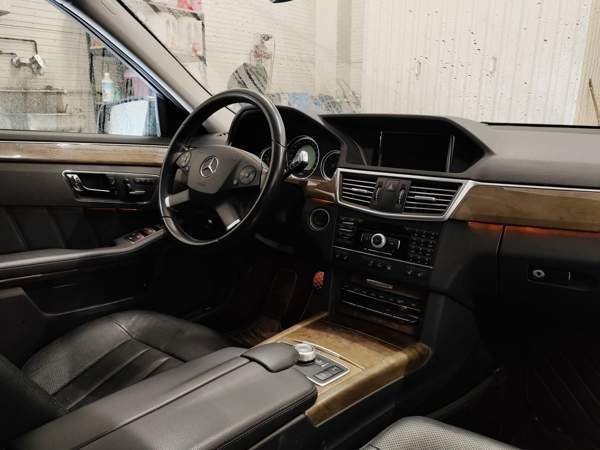 Mercedes-Benz E Лохья - изображение 7