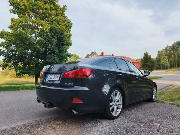 Lexus IS Vantaa - valokuva 4