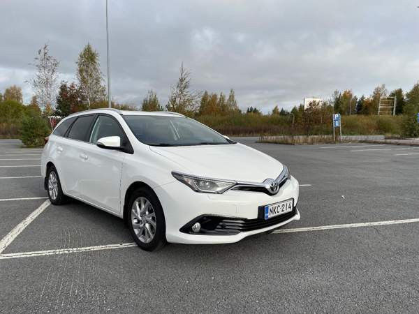 Toyota Auris Seinäjoki - valokuva 1