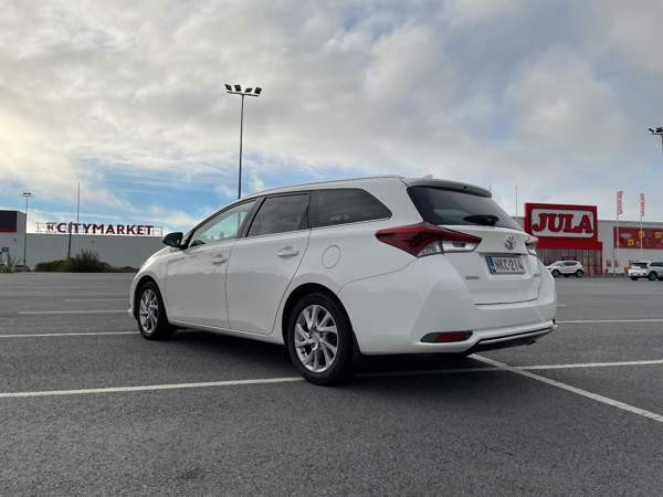 Toyota Auris Seinäjoki - valokuva 3