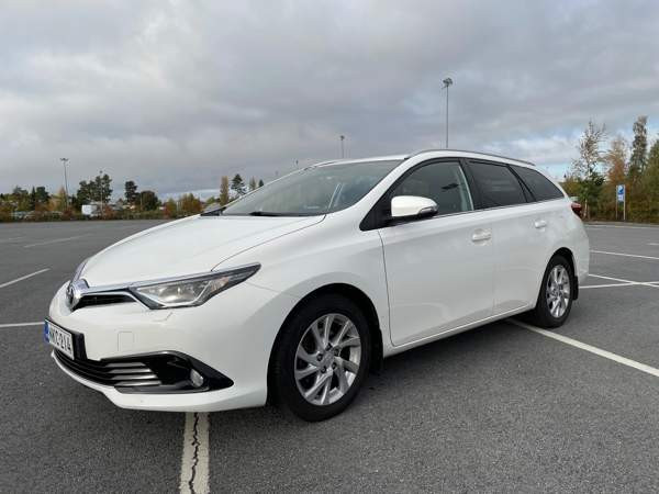 Toyota Auris Seinäjoki - valokuva 2