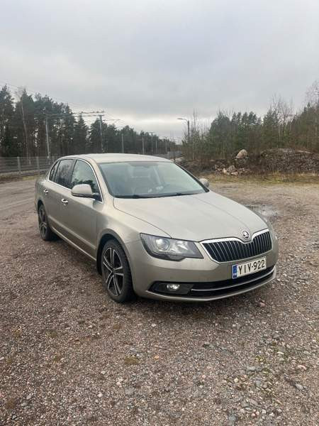 Skoda Superb Glebychevo - valokuva 8