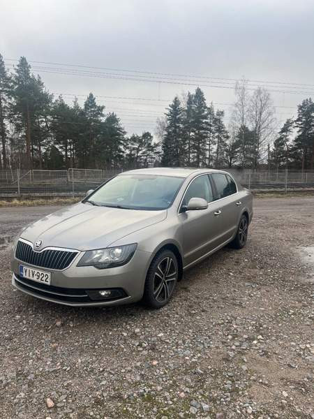Skoda Superb Glebychevo - valokuva 2