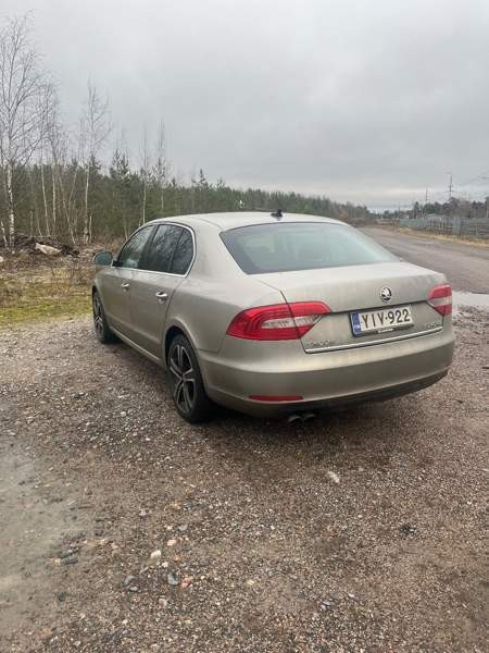 Skoda Superb Glebychevo - valokuva 4