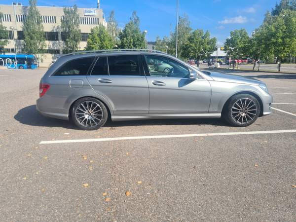 Mercedes-Benz 180 Helsinki - valokuva 2