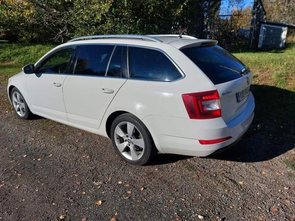 Skoda Octavia Коувола - изображение 4