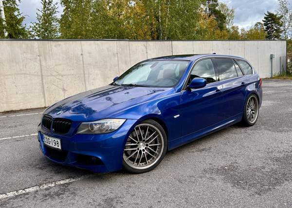 BMW 330 Espoo - photo 1