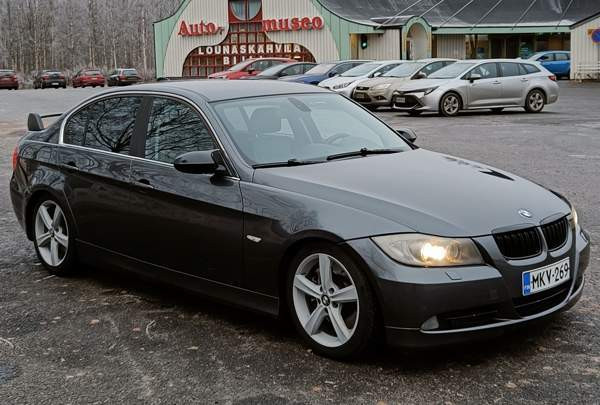 BMW 335 Liminka - valokuva 1