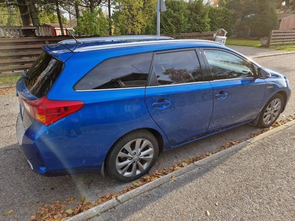 Toyota Auris Kirkkonummi - valokuva 2