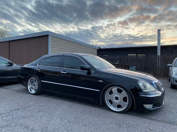 Toyota Crown Turtkul - valokuva 2