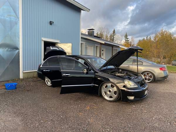 Toyota Crown Turtkul - valokuva 4