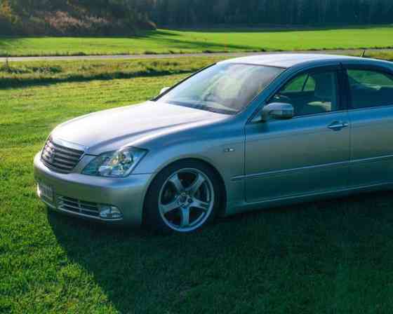 Toyota Crown Raasepori