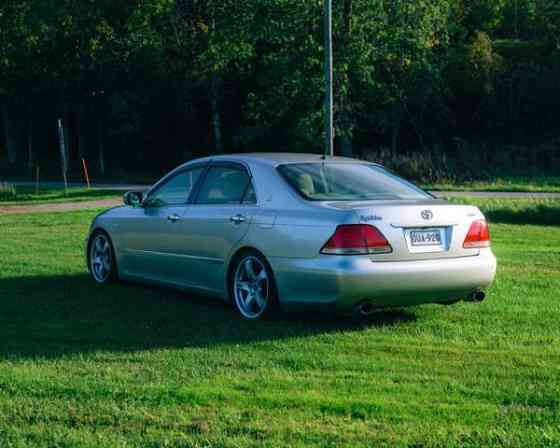 Toyota Crown Raasepori