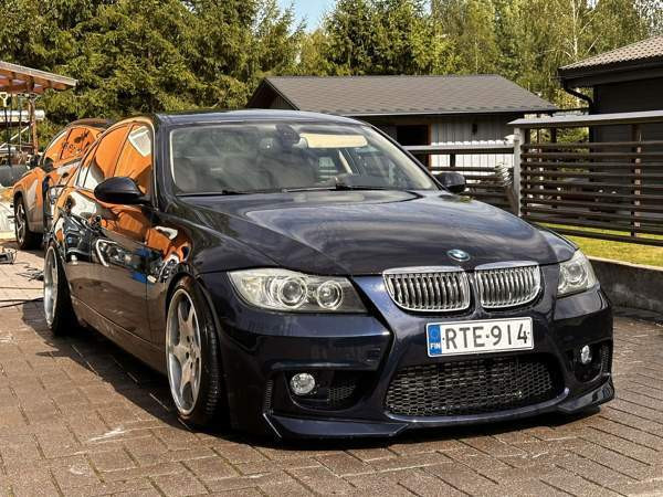 BMW 330 Vantaa - valokuva 1