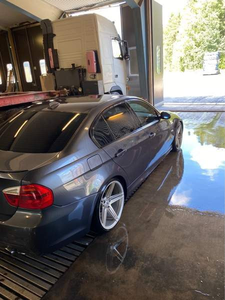 BMW 330 Raasepori - valokuva 3